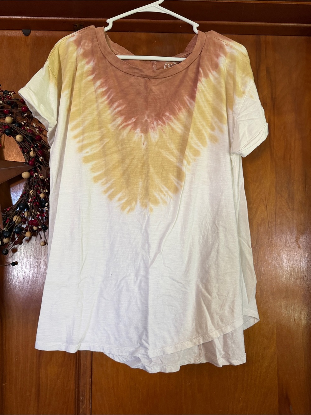 Women's Tie-Dye Short Sleeve Top - White with Rust & Yellow V-Pattern